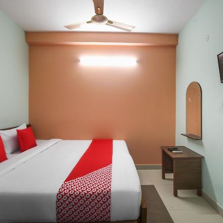 Oyo Modern Guest House Chennai Exterior photo