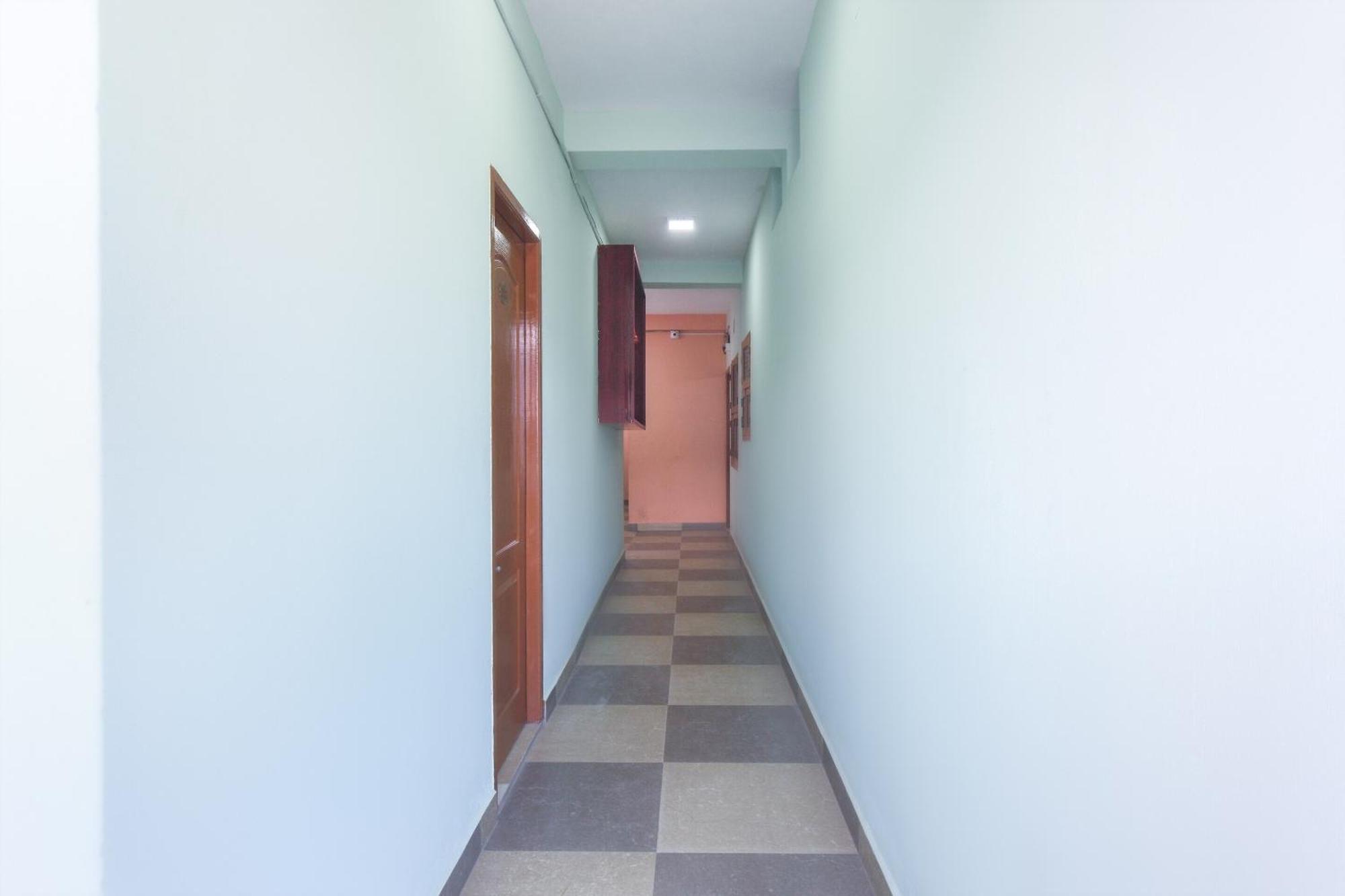 Oyo Modern Guest House Chennai Exterior photo