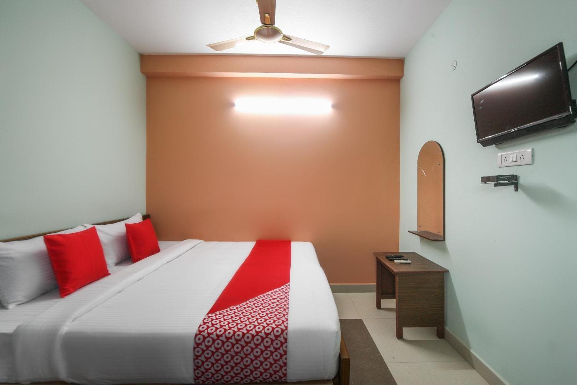 Oyo Modern Guest House Chennai Exterior photo