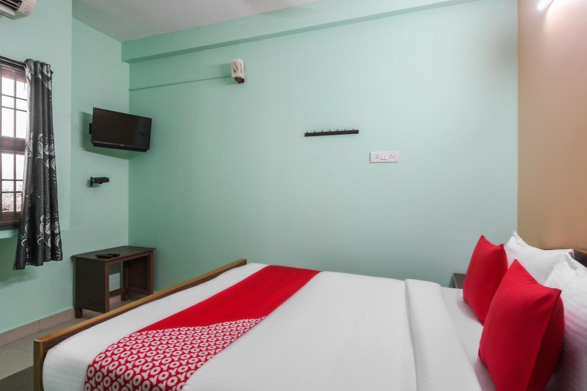 Oyo Modern Guest House Chennai Exterior photo